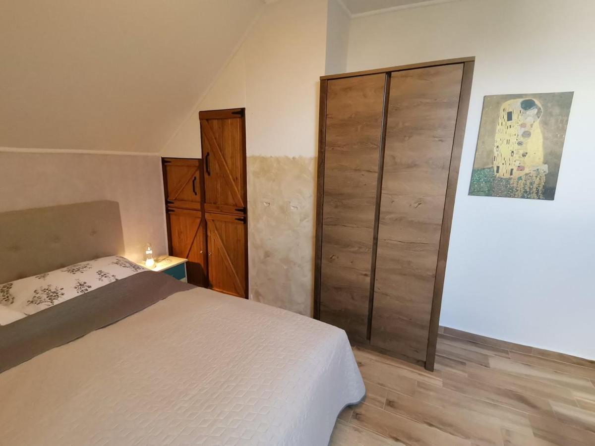 Marika Apartman Hajduszoboszlo Exterior photo